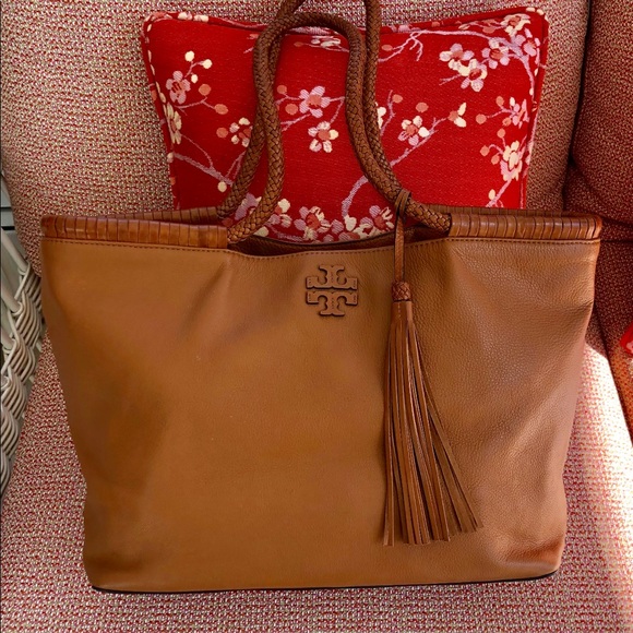 TORY BURCH  TAYLOR TRAVEL/WORK/LEISURE LEATHER BAG - Picture 1 of 8